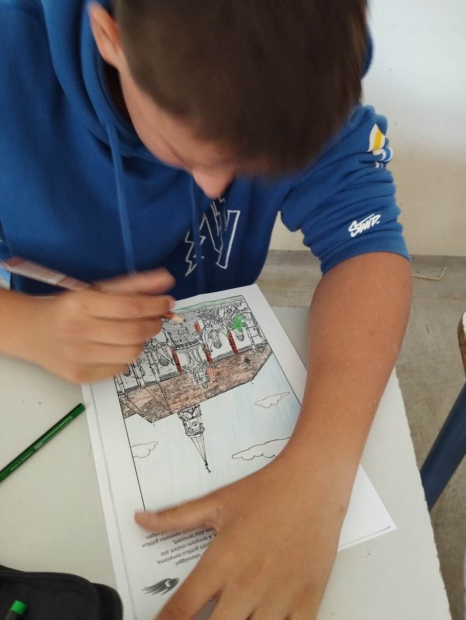 A k�pen szem�ly, rajz, ruh�zat, Gyermekrajz l�that�

Automatikusan gener�lt le�r�s