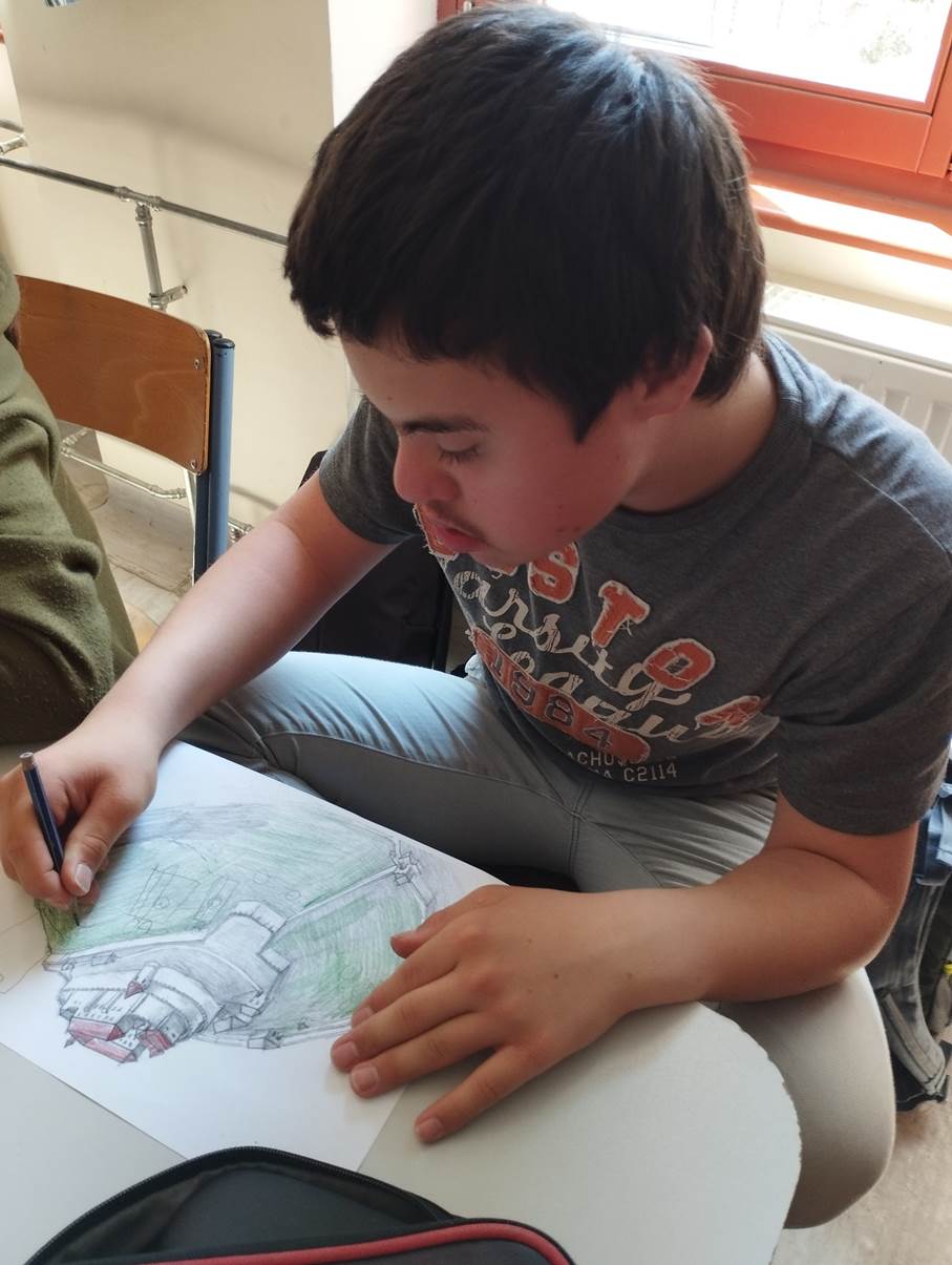 A k�pen szem�ly, ruh�zat, Emberi arc, Tanul�s l�that�

Automatikusan gener�lt le�r�s