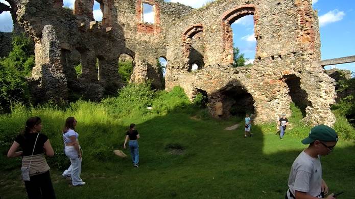 A k�pen k�lt�ri, f�, �p�let, �g l�that�

Automatikusan gener�lt le�r�s